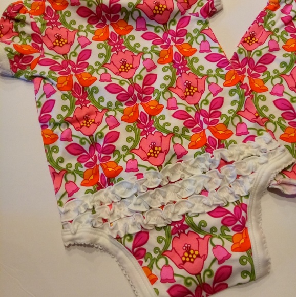 BABY ONESIE👣 Vera Bradley ruffle bodysuit onesie - Picture 6 of 8